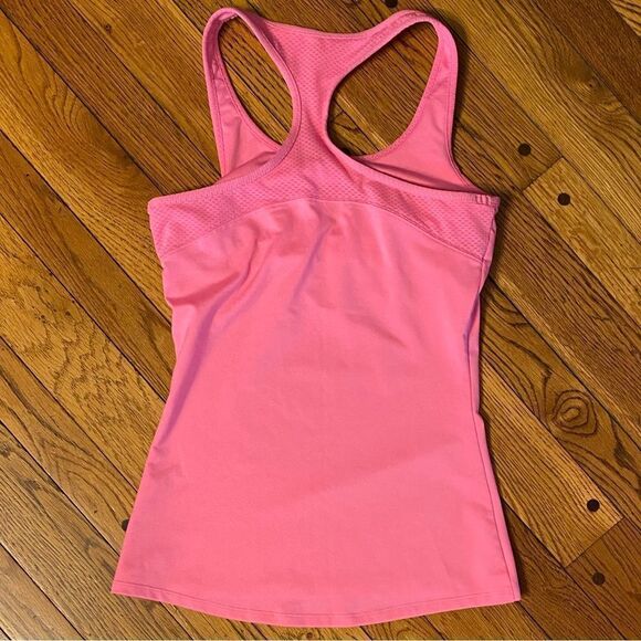 Under Armour pink sleeveless racerback‎ built in bra running workout tank top - Picture 4 of 5